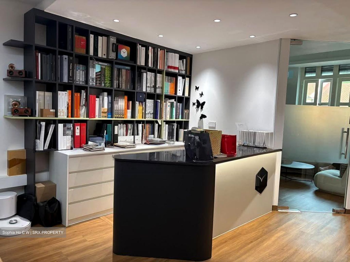Teo Hong Road (D2), Office #631472971